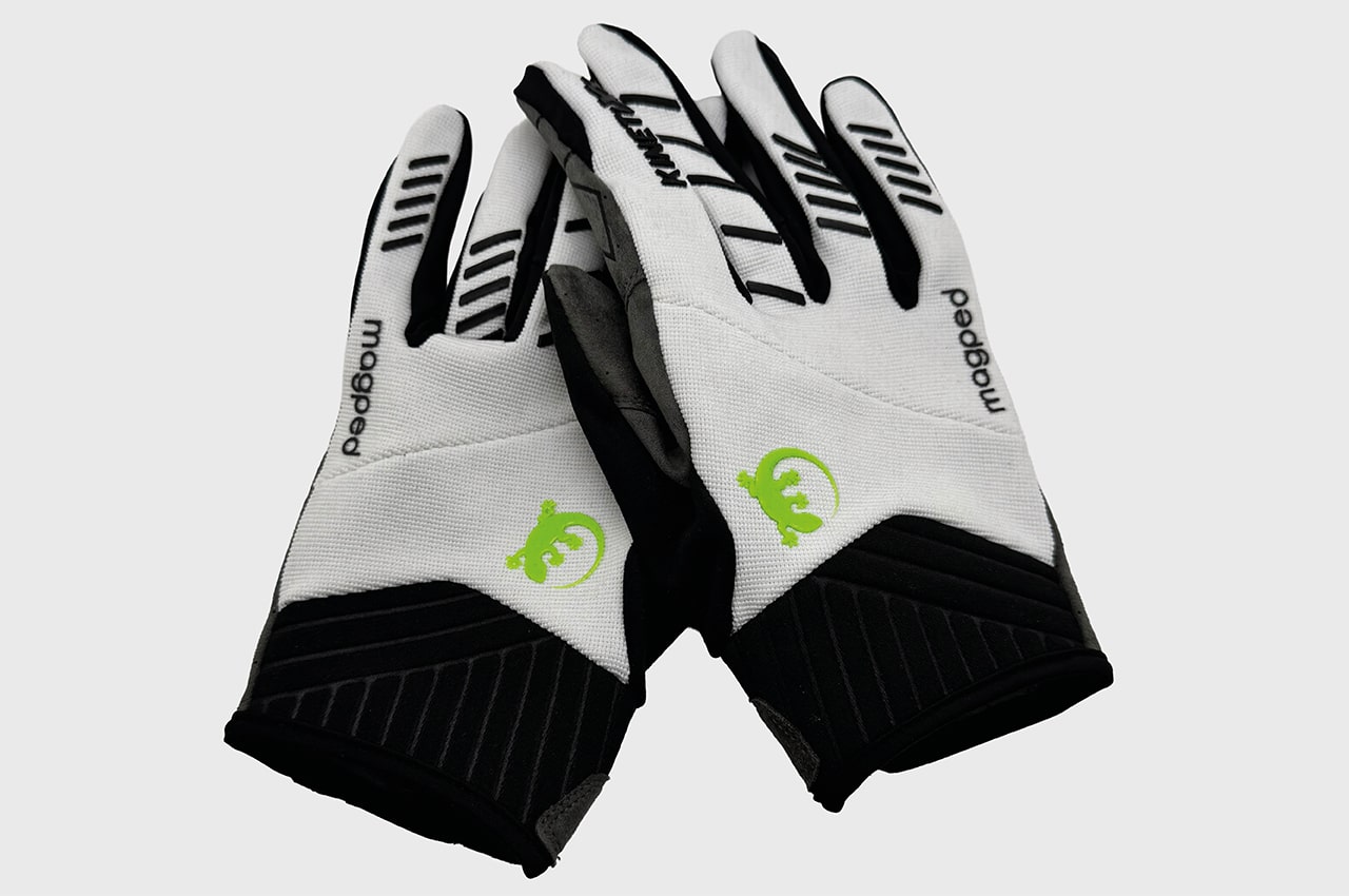 GLOVE - Image 3